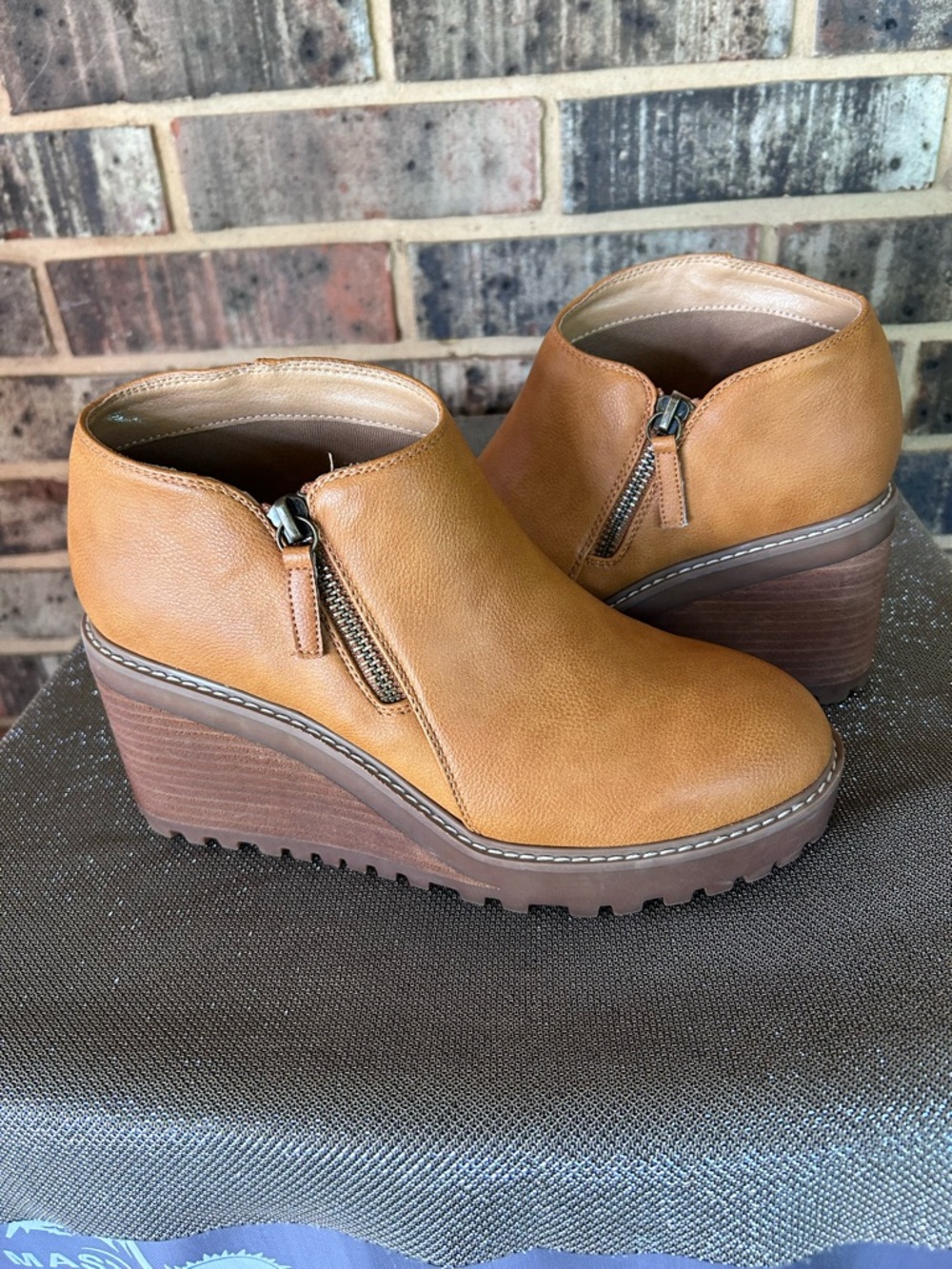 Cute Yellowbox Booties - Picture 2 of 6